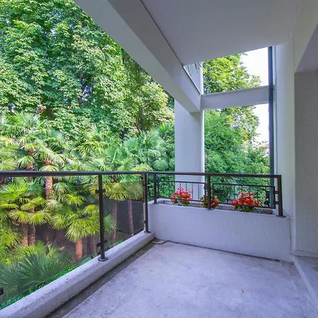 Апартаменти Maraini Elegante - Happy *