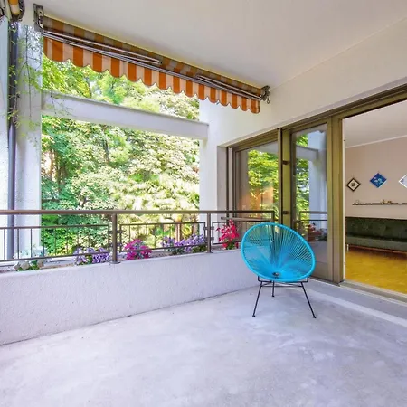 Maraini Elegante With Jacuzzi & Balcony - Happy Appartamento *