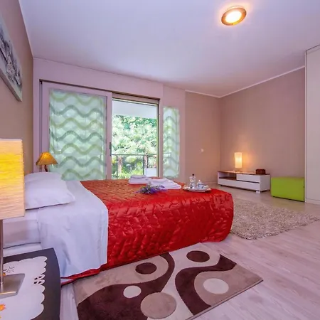 Maraini Elegante With Jacuzzi & Balcony - Happy Lugano