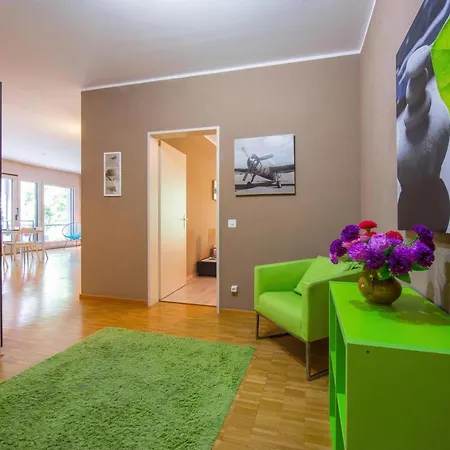 Maraini Elegante With Jacuzzi & Balcony - Happy Appartamento